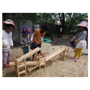 Outdoor store construction play